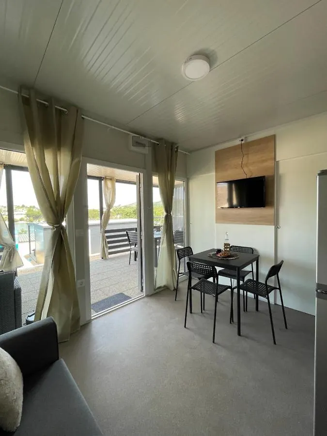 Campsite Mobile Home L&L Drage